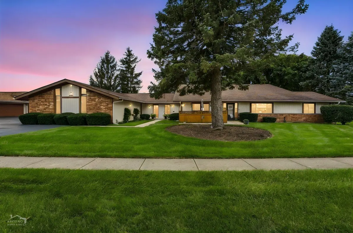 4905 W Oakwood Drive