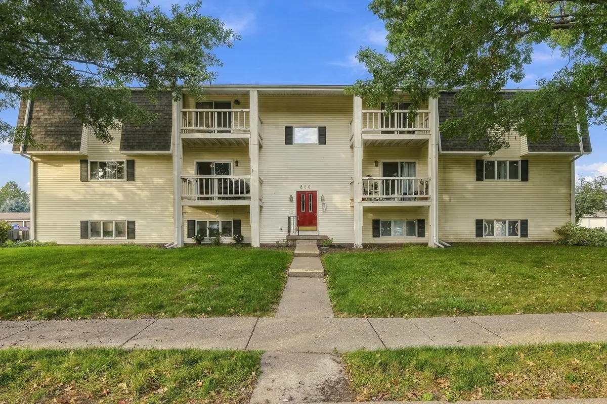 800 E IOWA Street