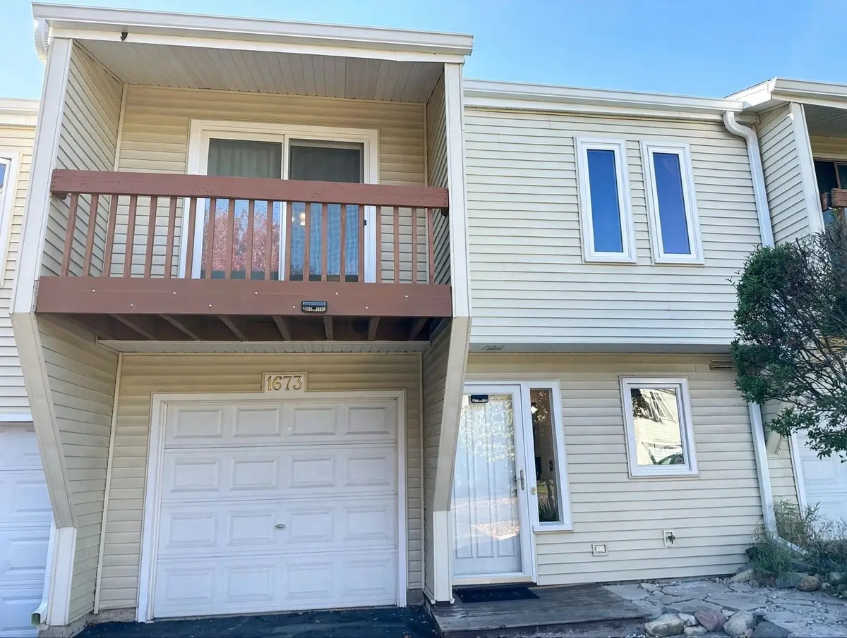 1673 Cove Court