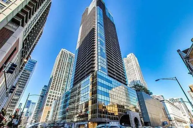 10 E Ontario Street