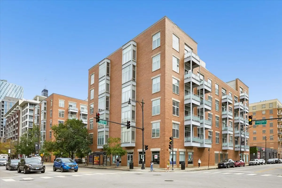 949 W Madison Street