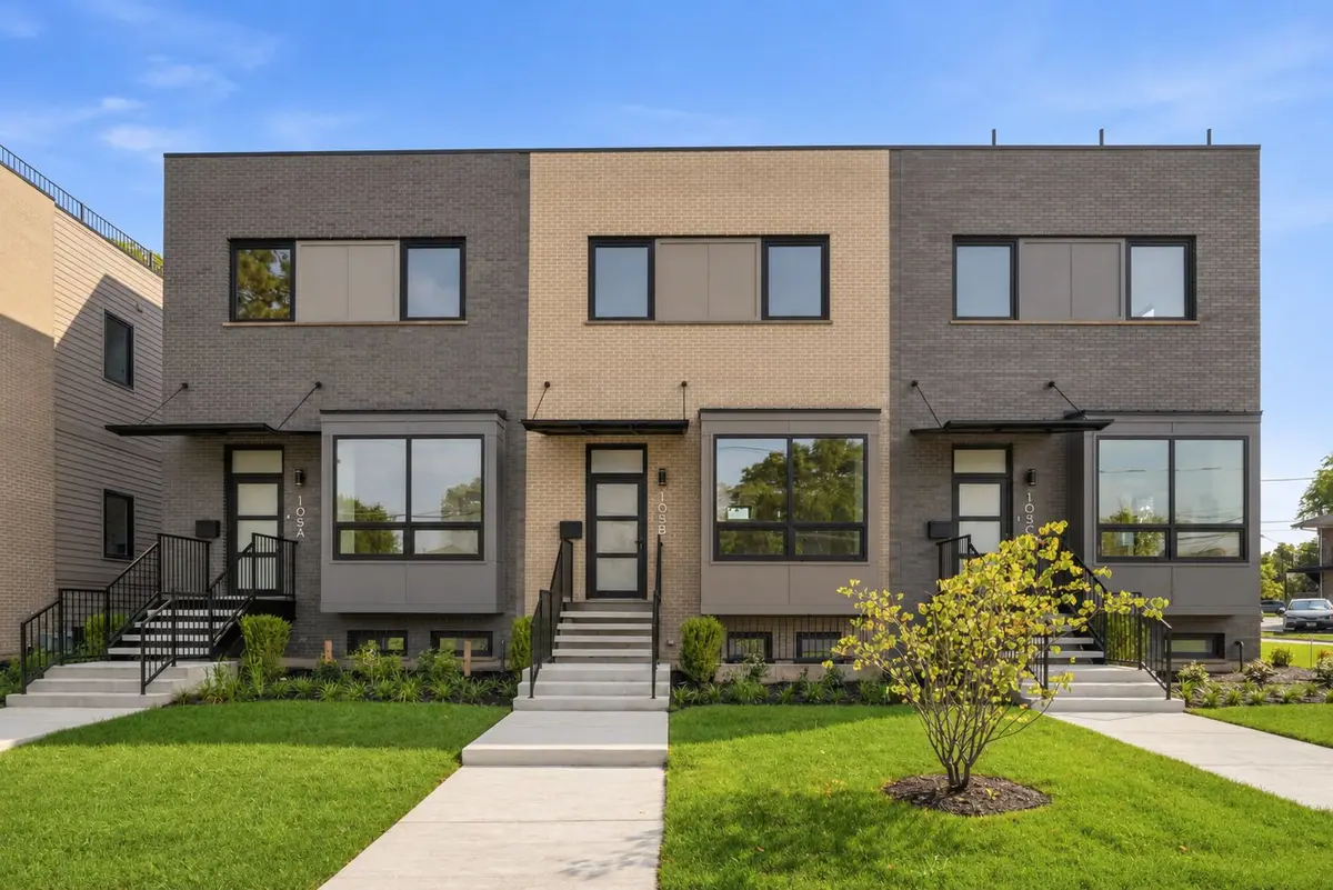 105 Prairie Avenue