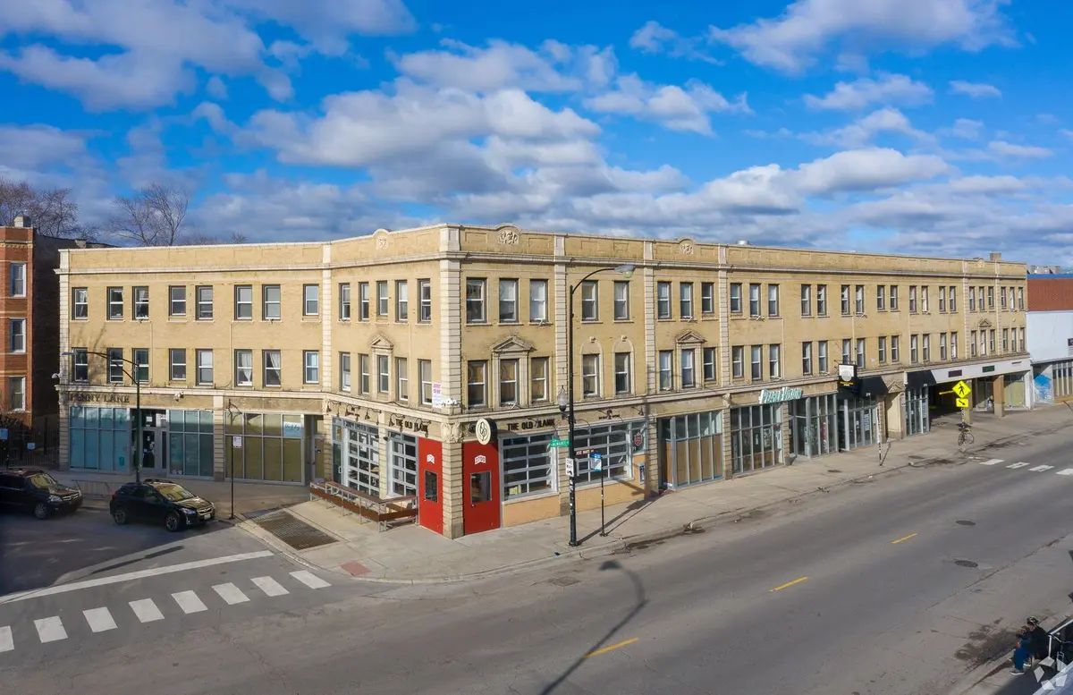 2712 N Milwaukee Avenue