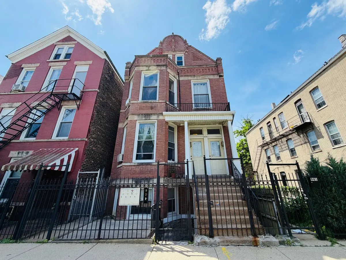 939 W 32nd Street