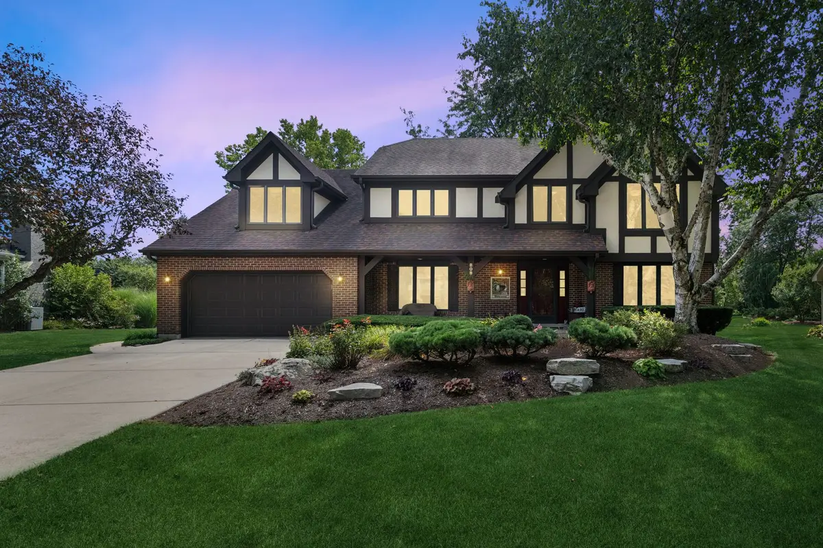 808 Lyndhurst Court
