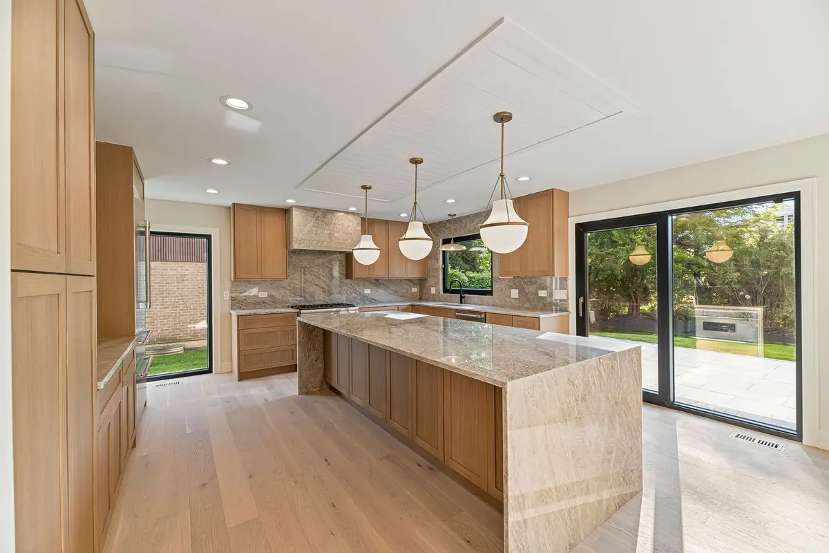 1400 Kingsport Court