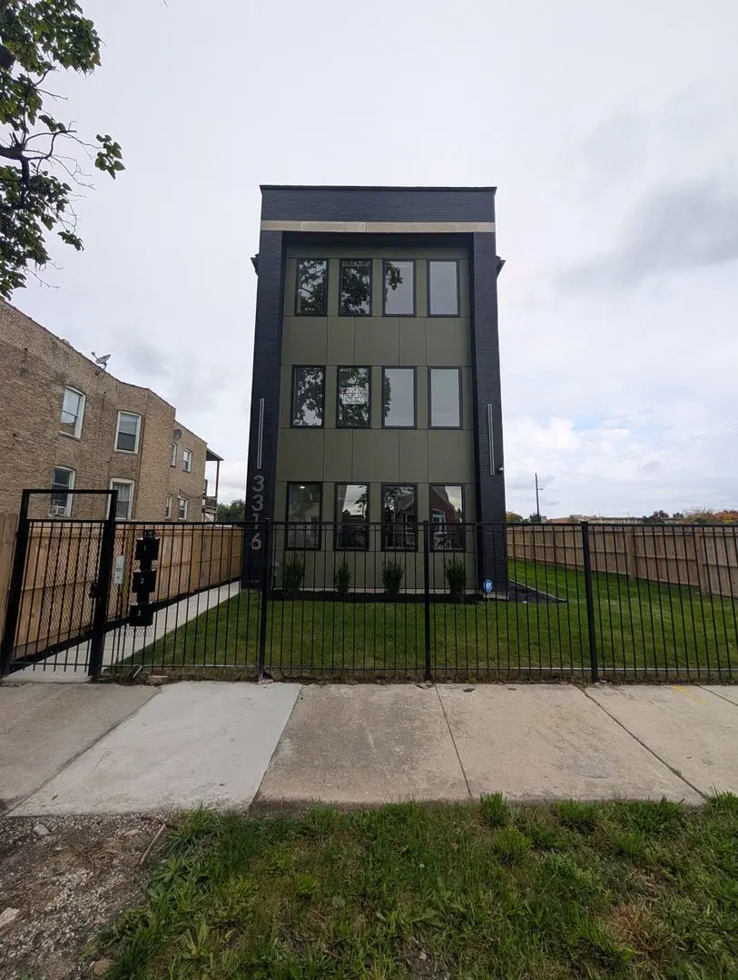 3316 W Adams Street