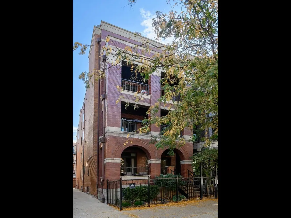 1043 W MONROE Street