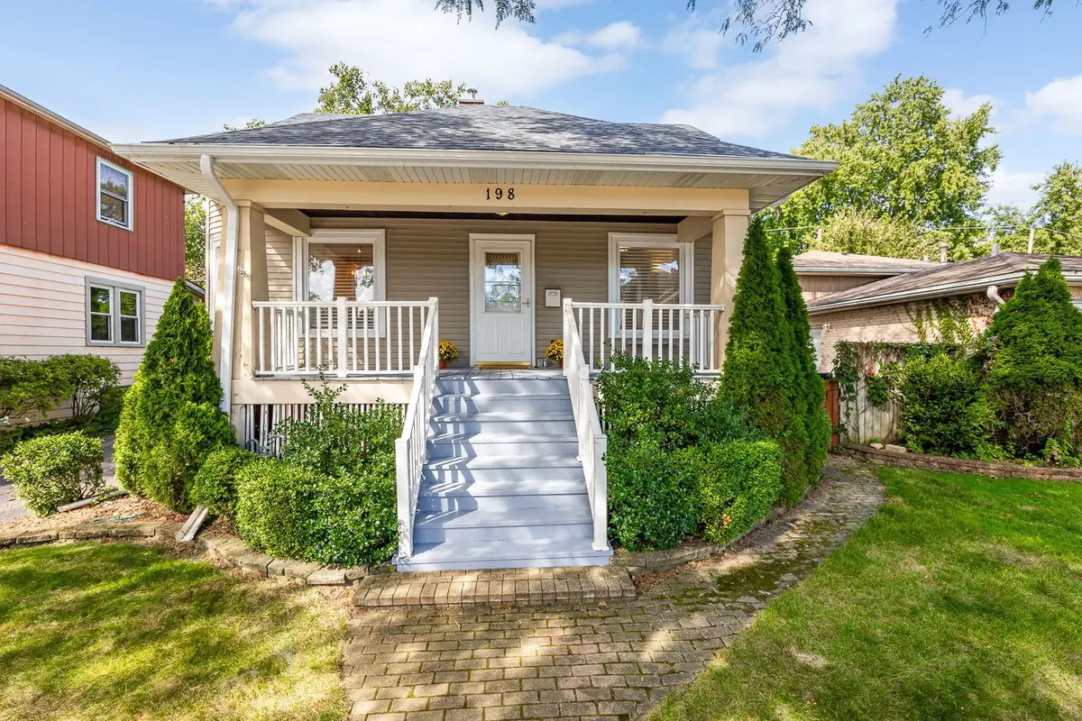 198 W QUINCY Street