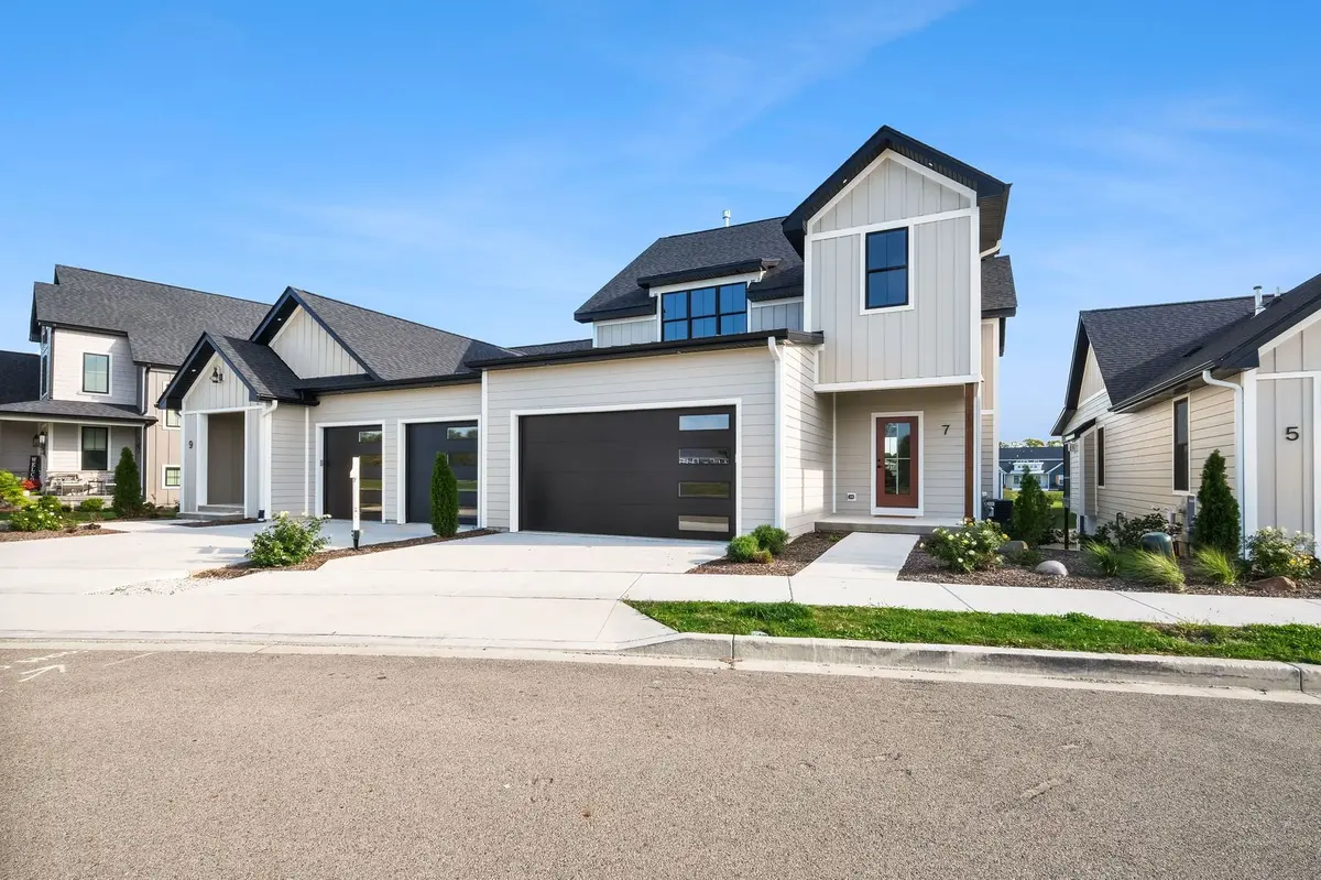 7 Beech Tree Place
