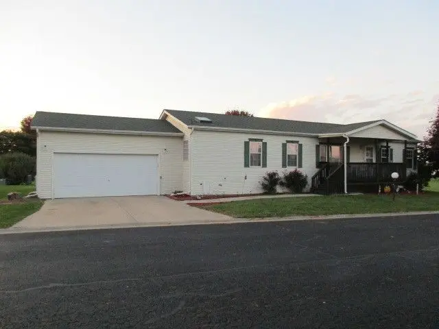 894 Meadowlark Circle