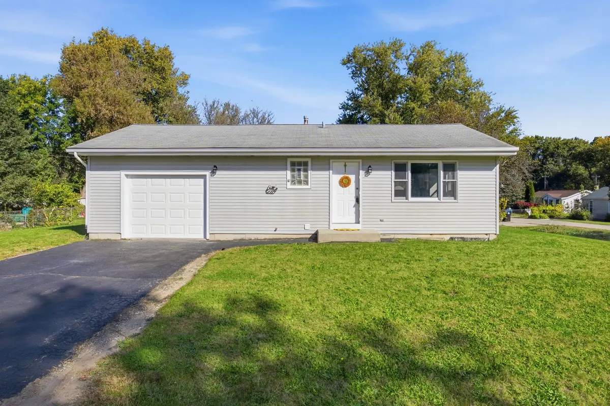 7902 E Maplewood Drive