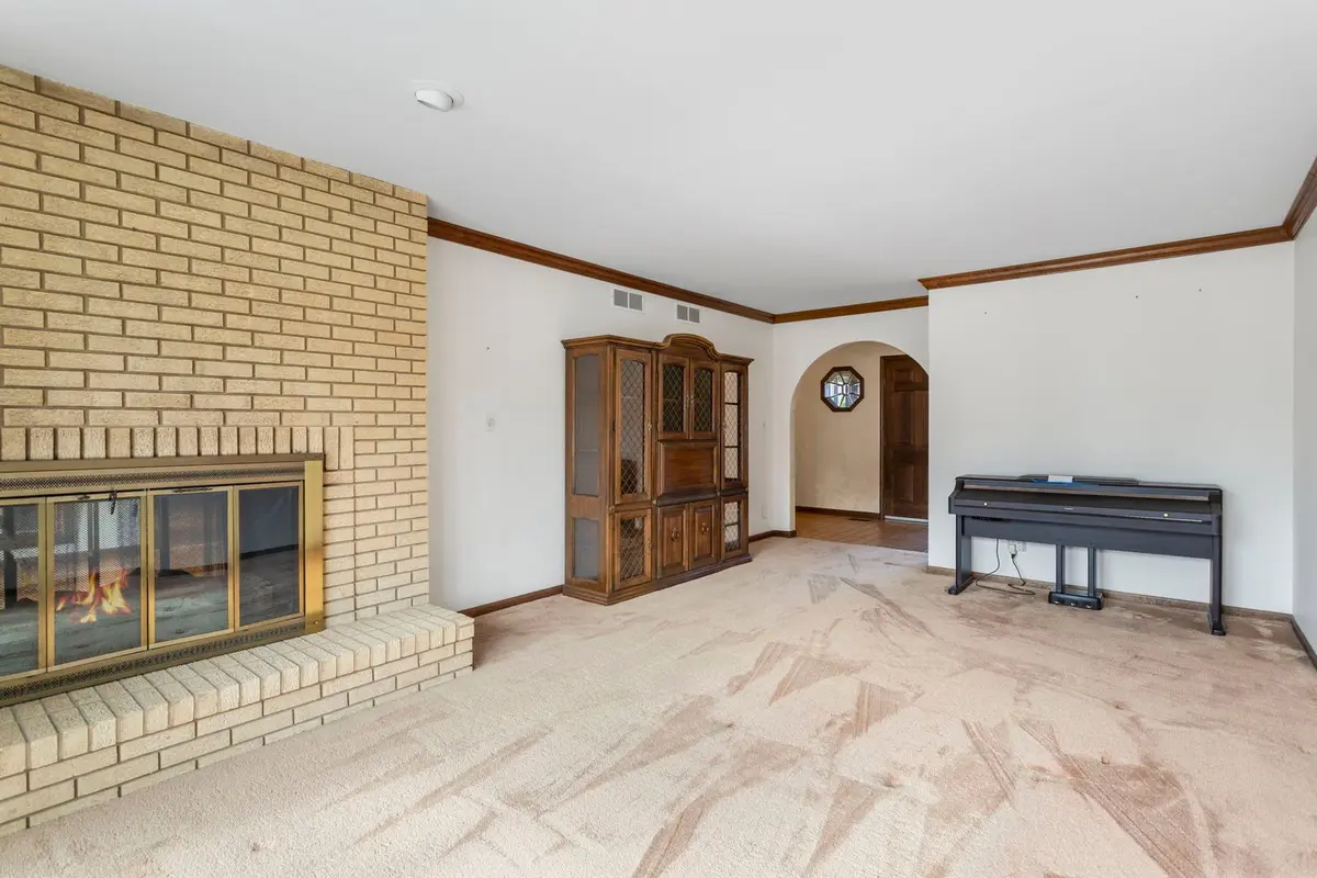 22W507 John Court