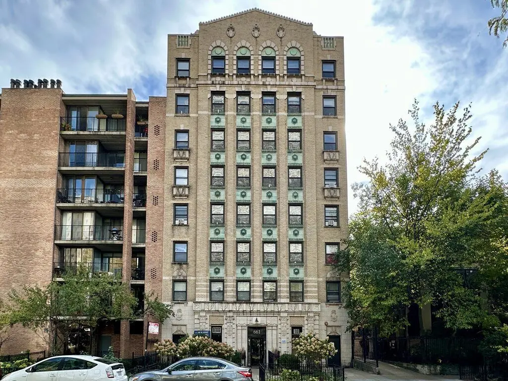 661 W Sheridan Road