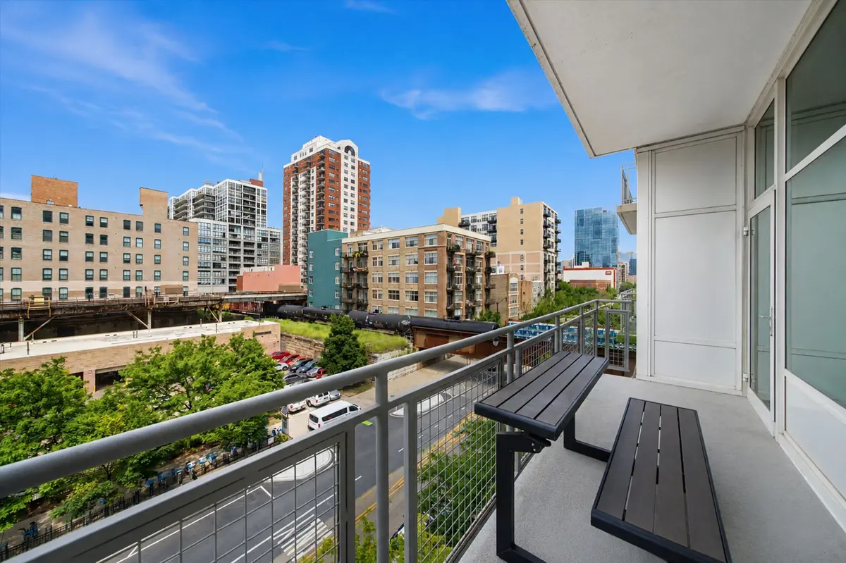 50 E 16th Street