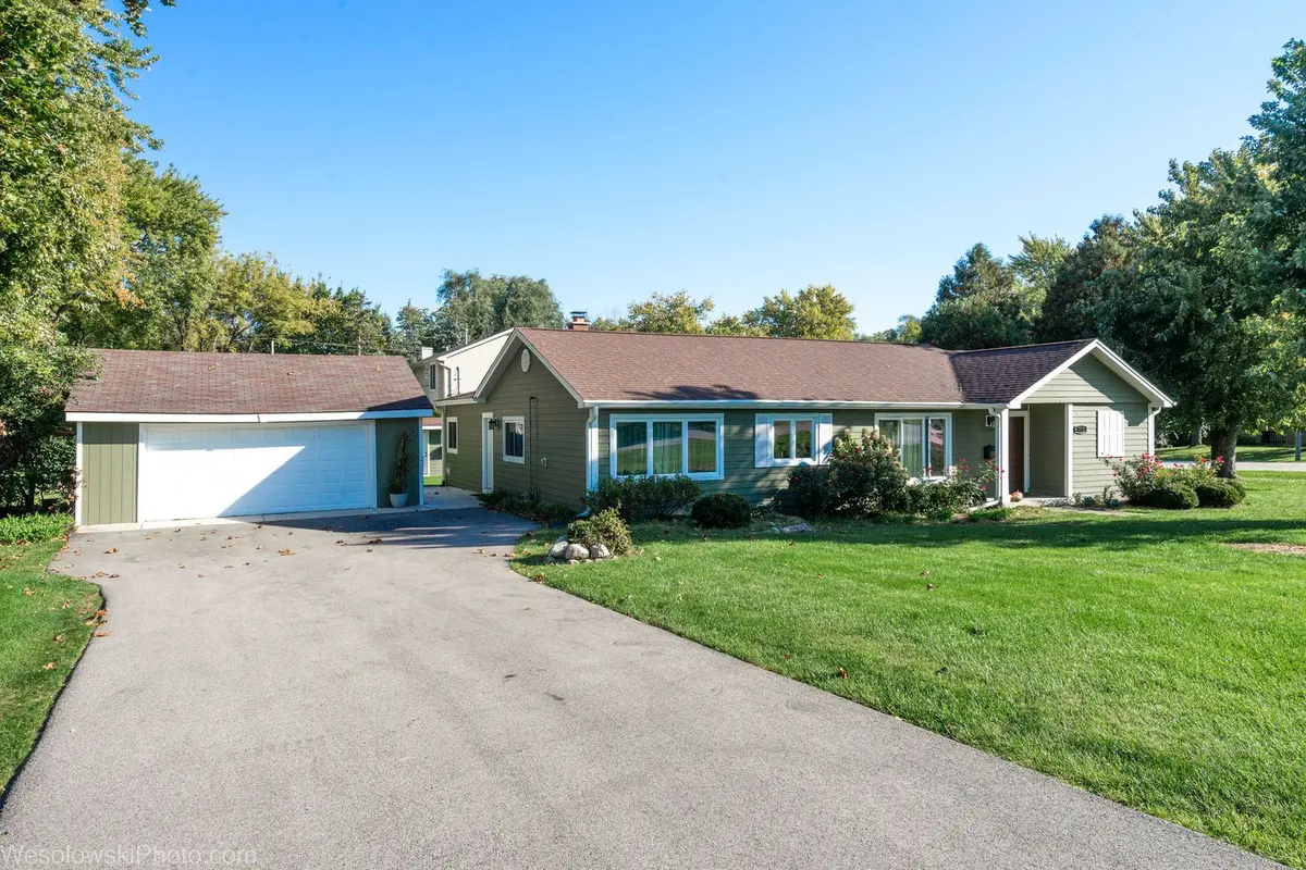 290 Hawthorn Lane