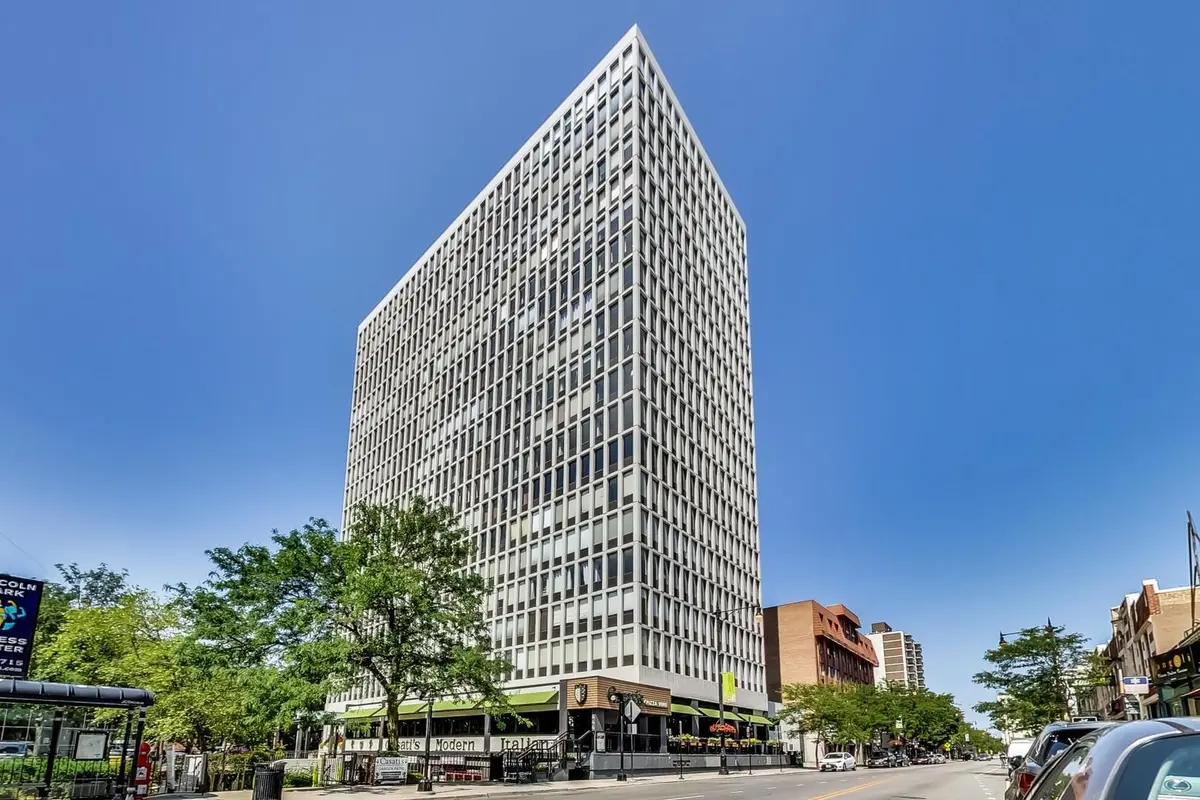 444 W Fullerton Parkway