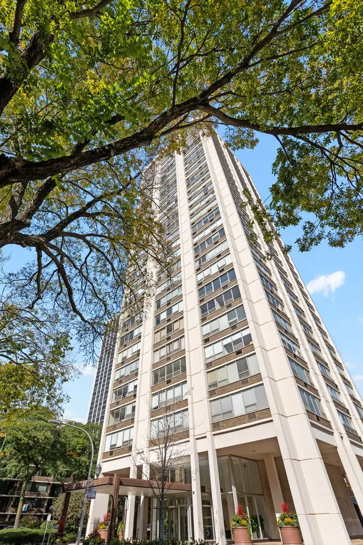 70 W Burton Place