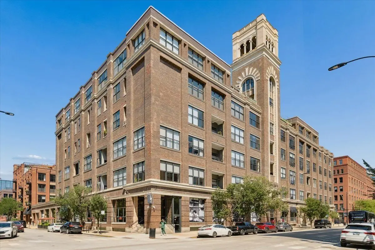 1000 W WASHINGTON Boulevard