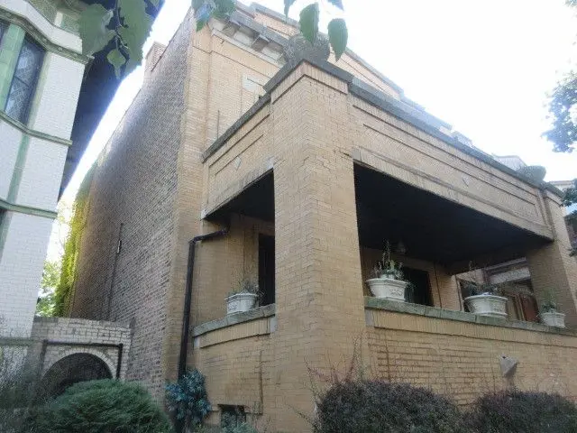 3415 W Adams Street