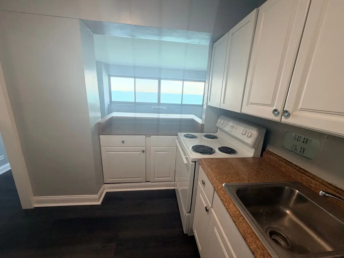 7337 S South Shore Drive