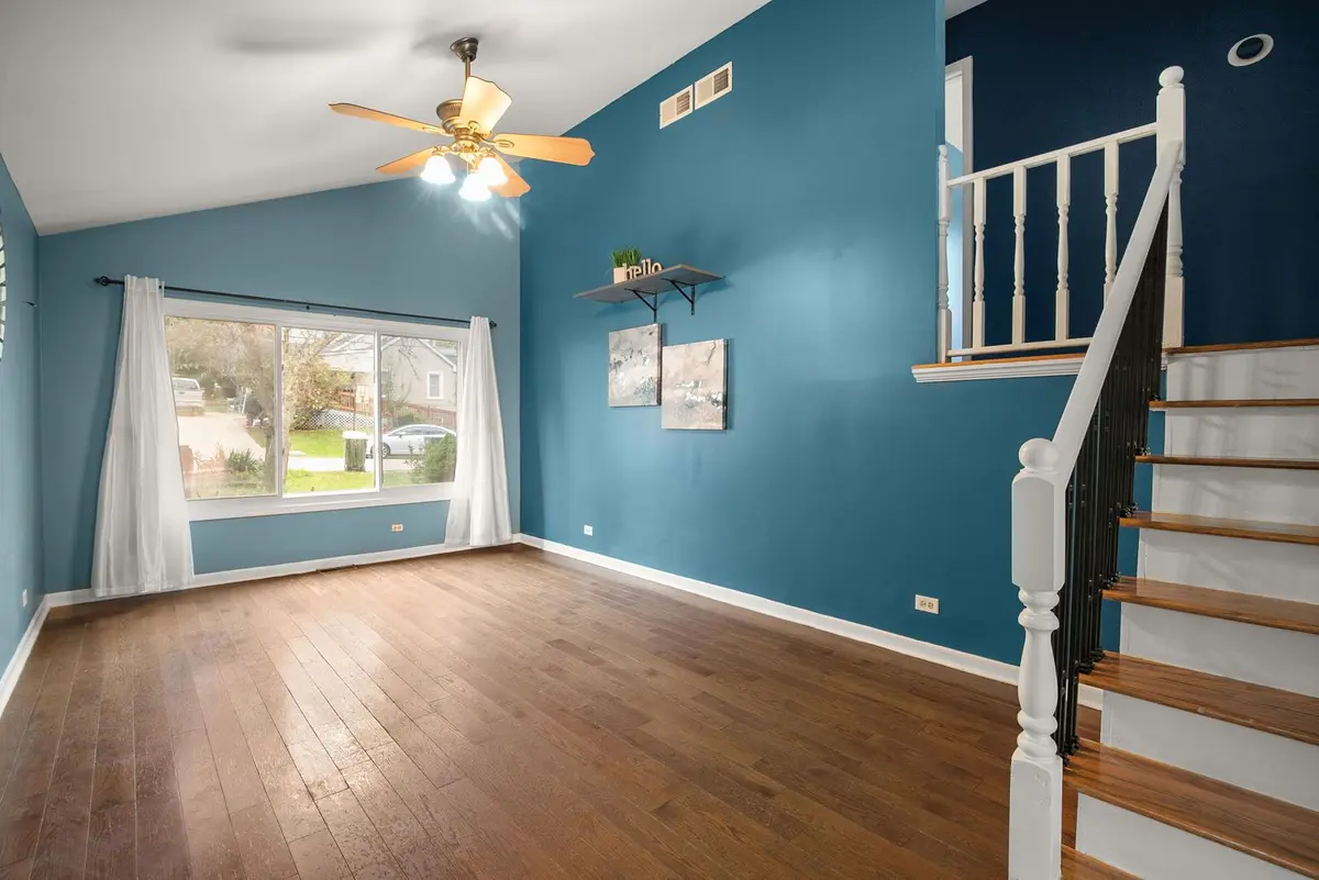 199 W Hillside Drive