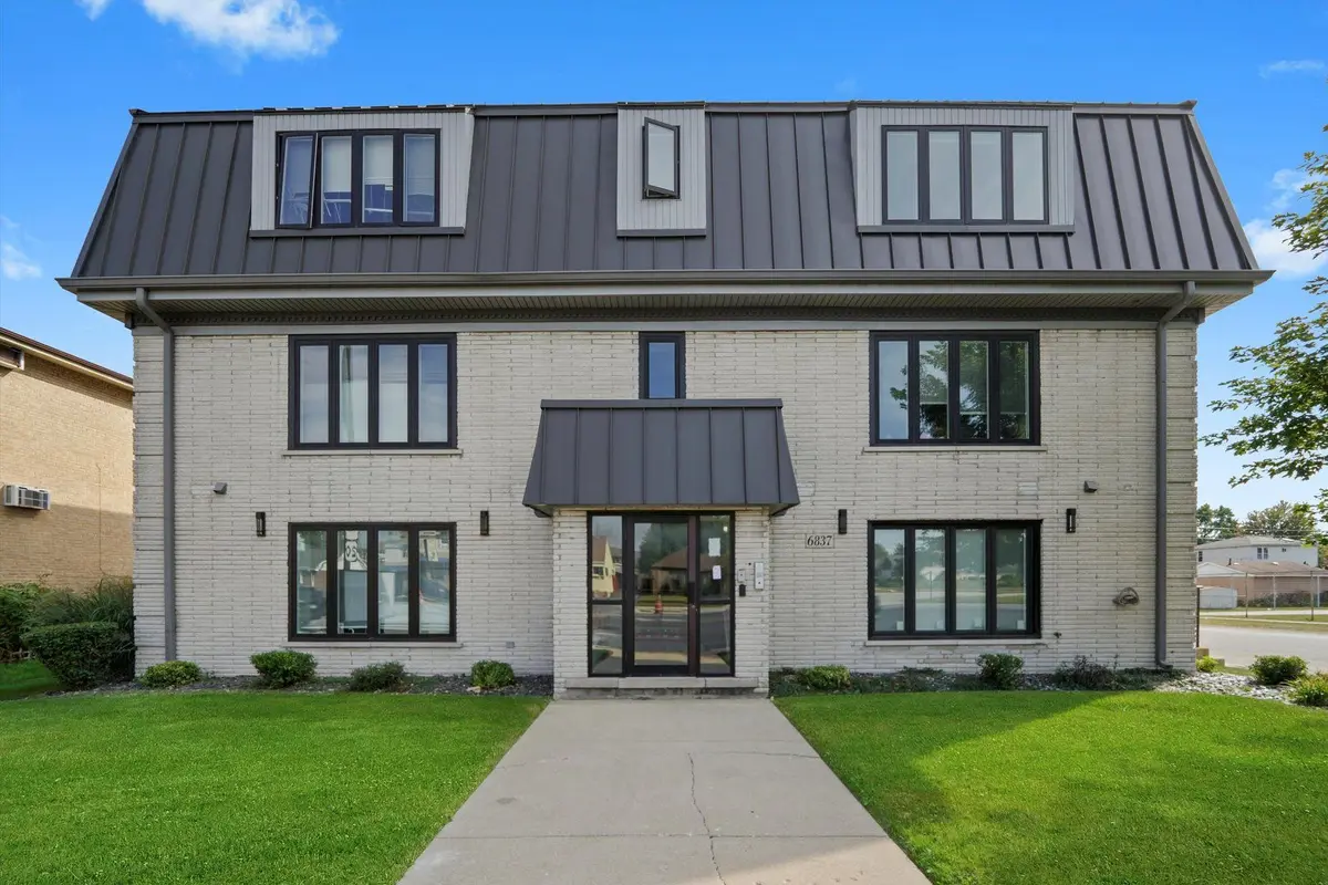 6837 W 95th Street