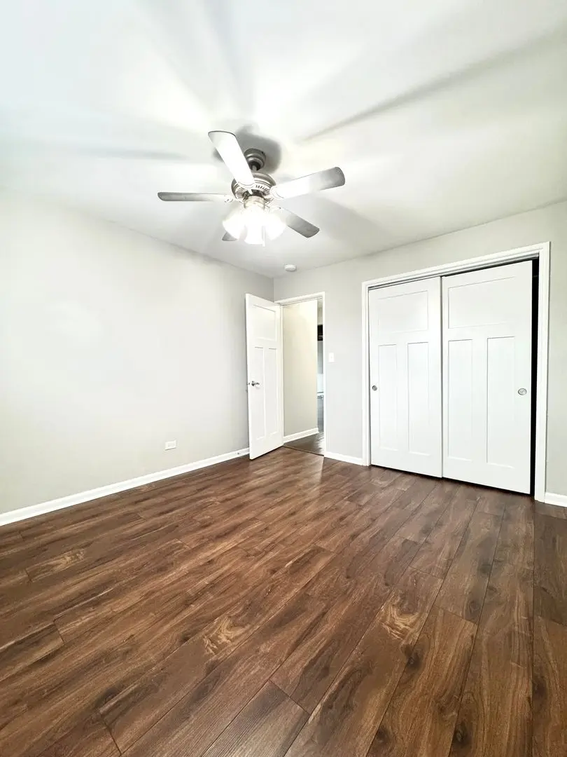 5644 W 105th Street
