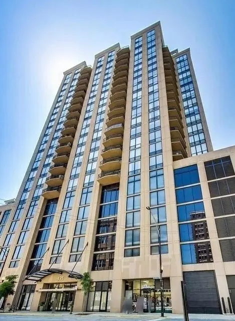435 W ERIE Street