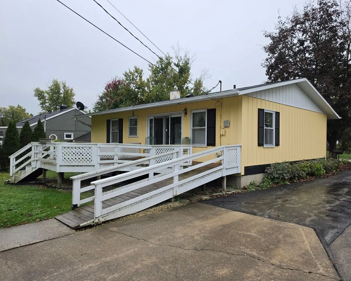 7637 Woodridge Drive