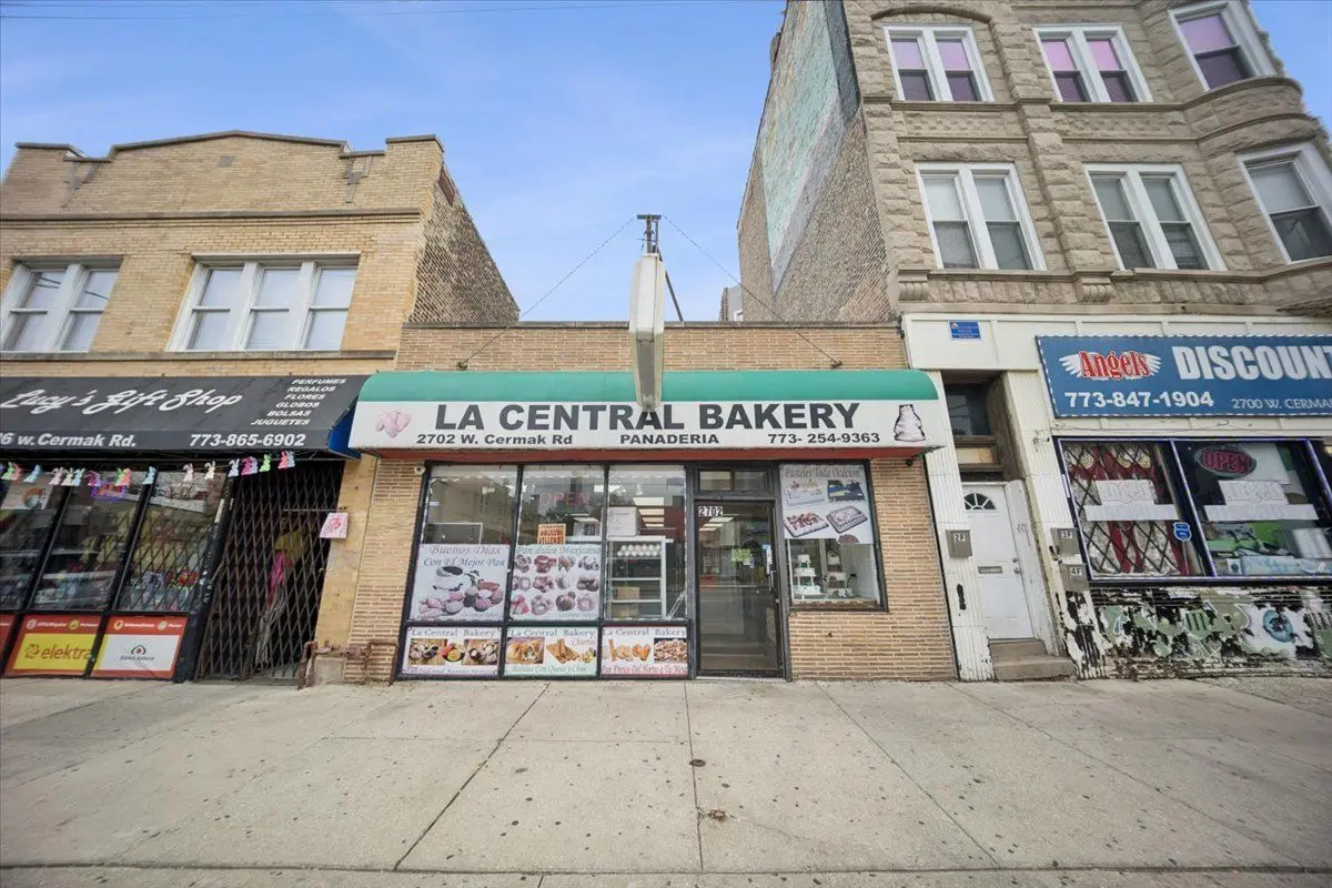 2702 W Cermak Road