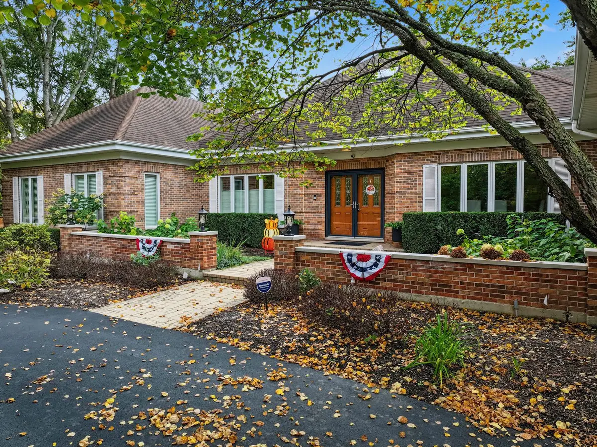 14 Bridlewood Trail