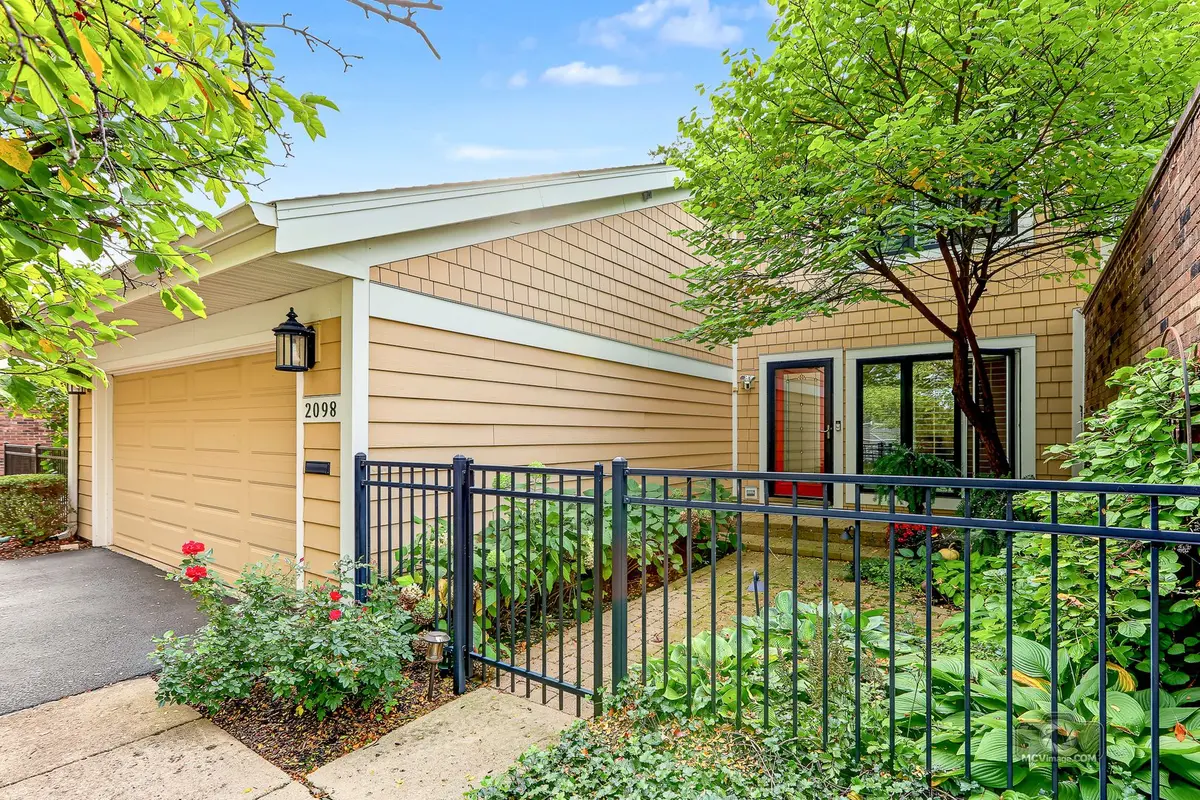 2098 Creekside Drive