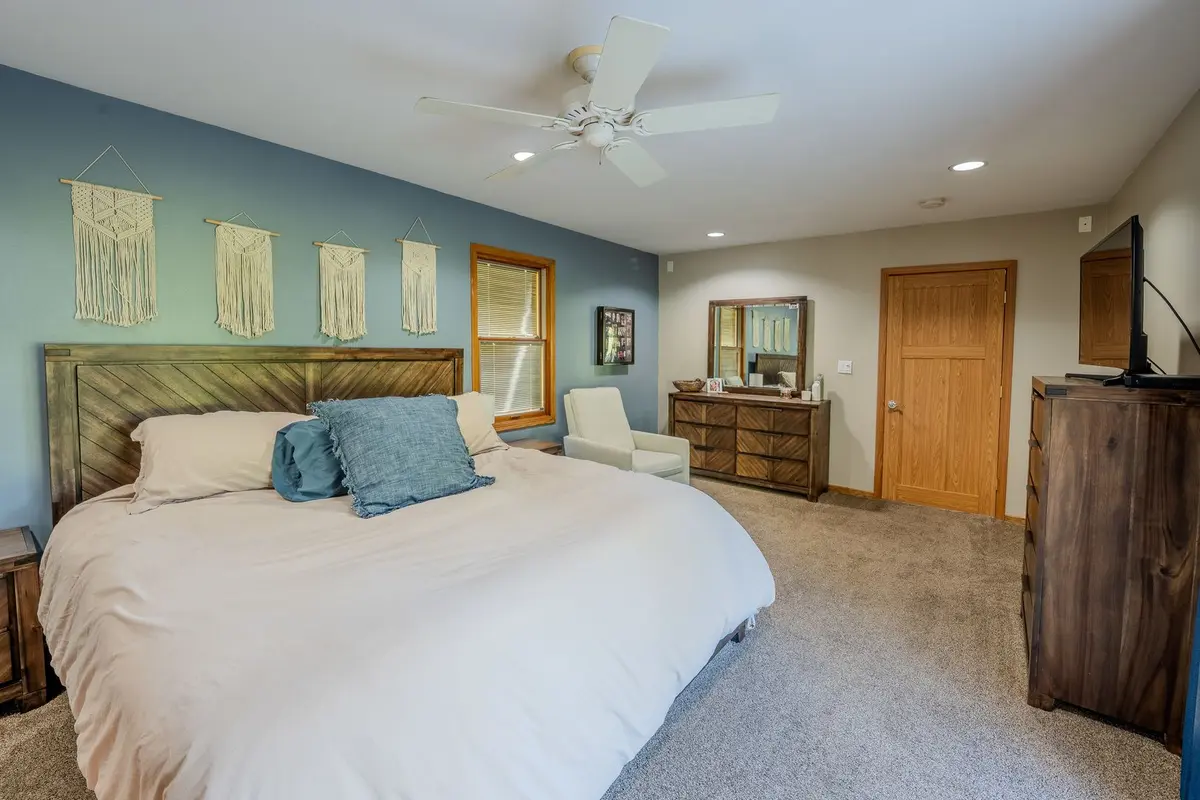 1733 Lake Summerset Road