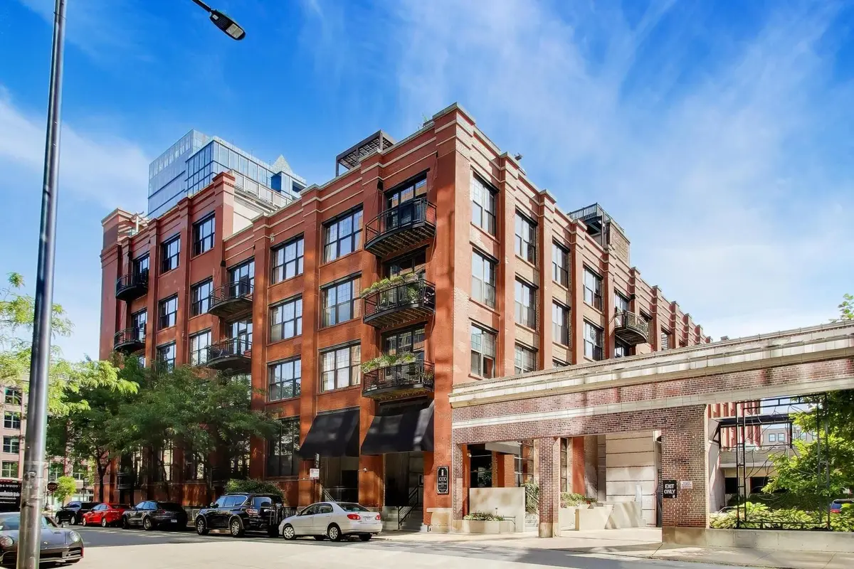 1000 W Washington Boulevard