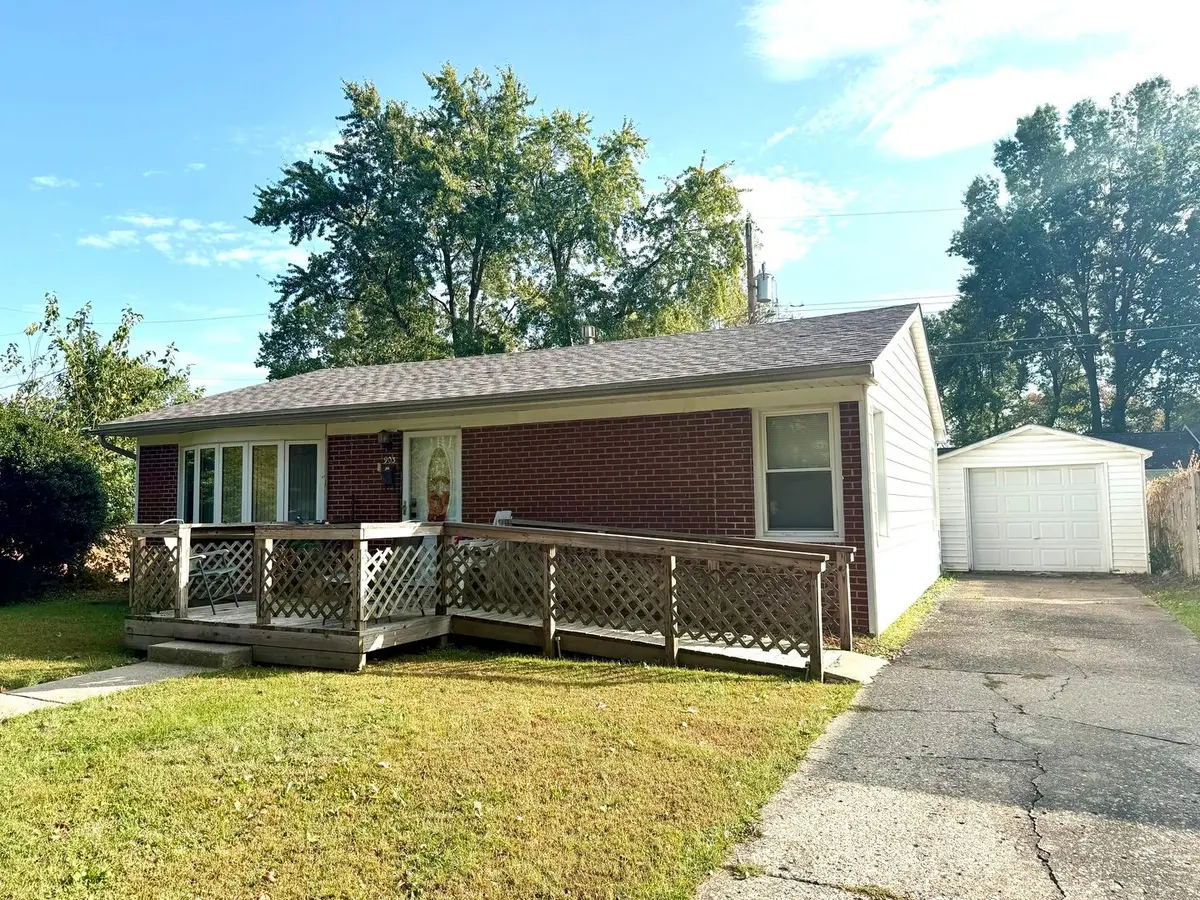 903 Boston Road