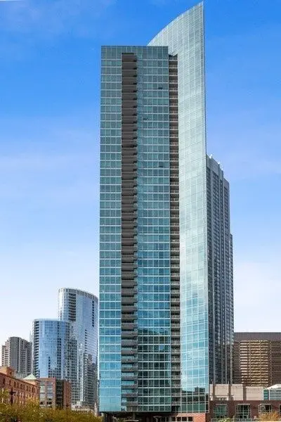 505 N McClurg Court