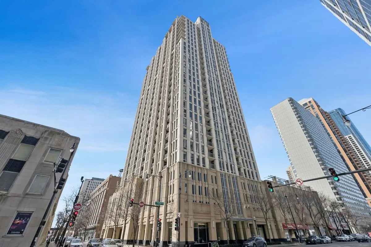 1250 S MICHIGAN Avenue