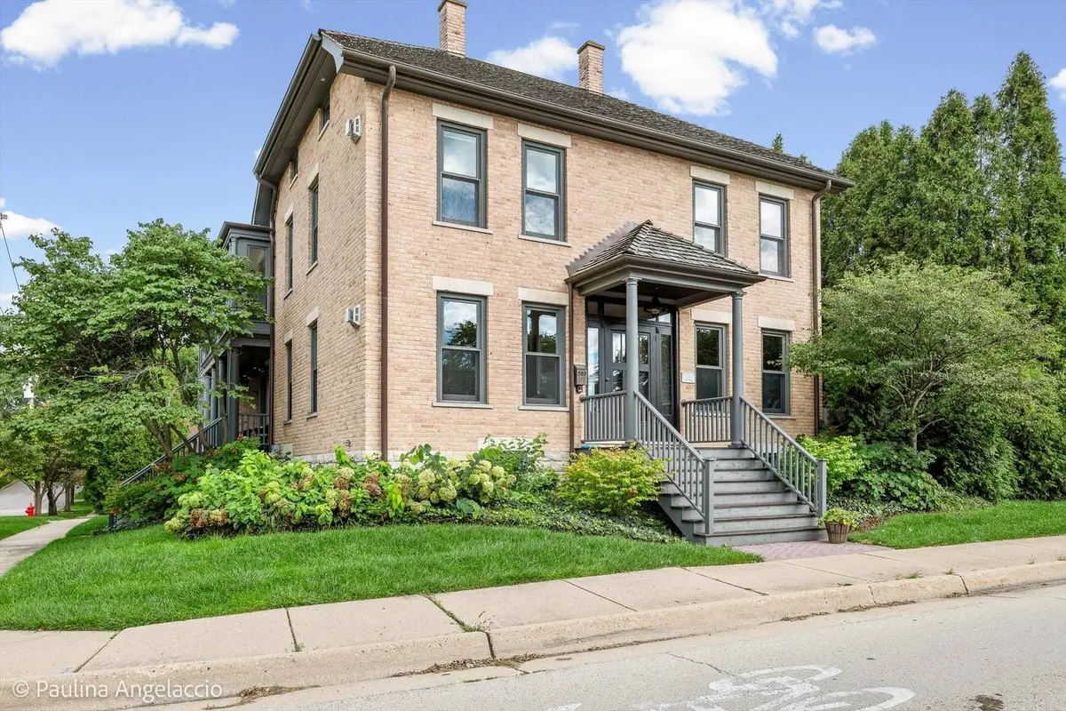 203 Dundee Avenue