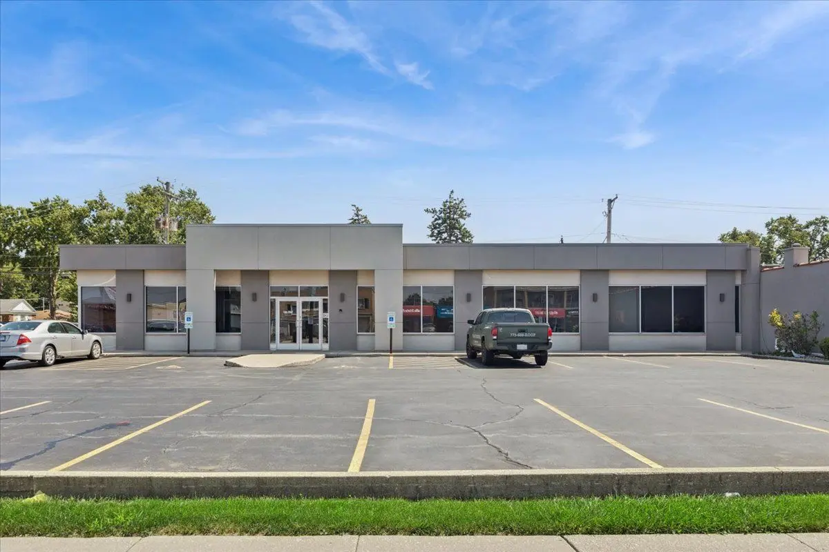 10439 W Cermak Road