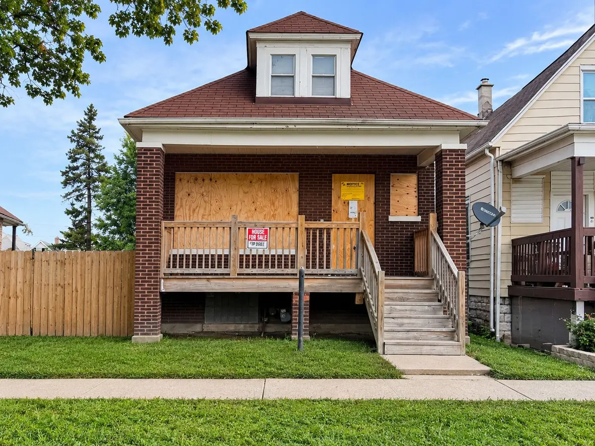 1312 W 73rd Place