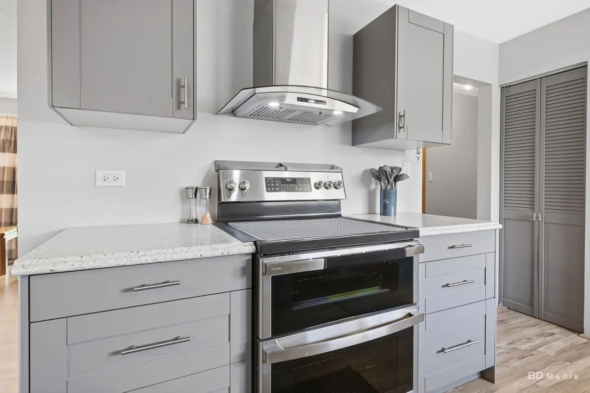 6314 W 85th Street