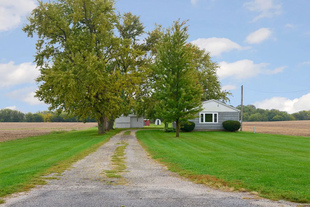 1752 N 2350th Road