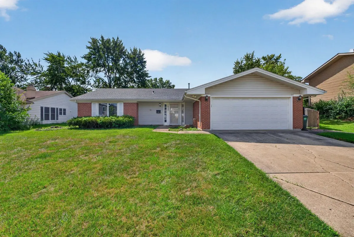 1025 Mayfield Lane