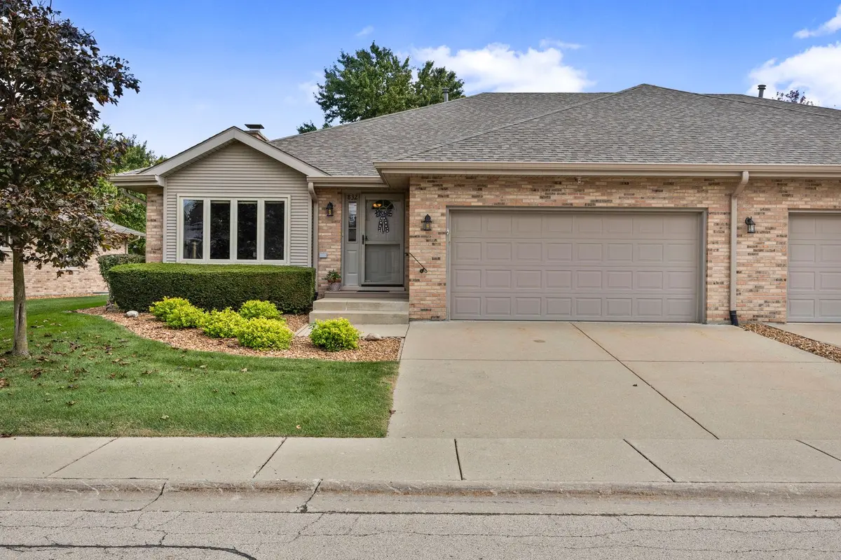 832 EAGLE CREEK Road