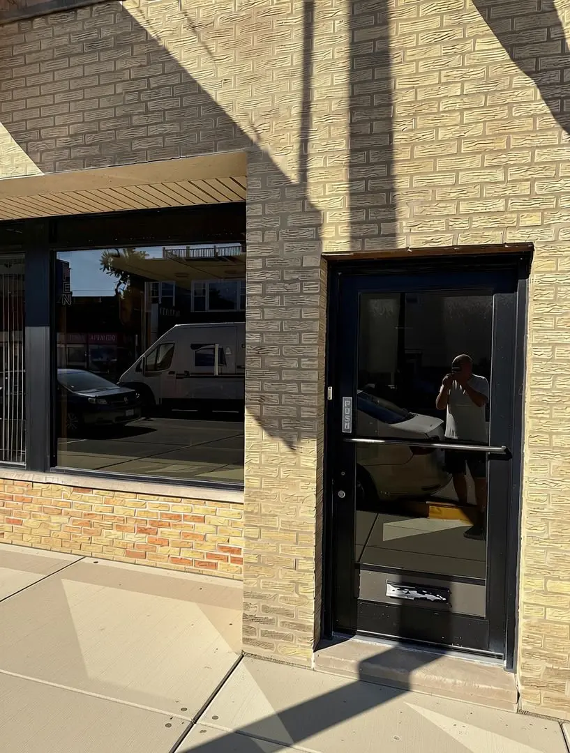 7504 W Belmont