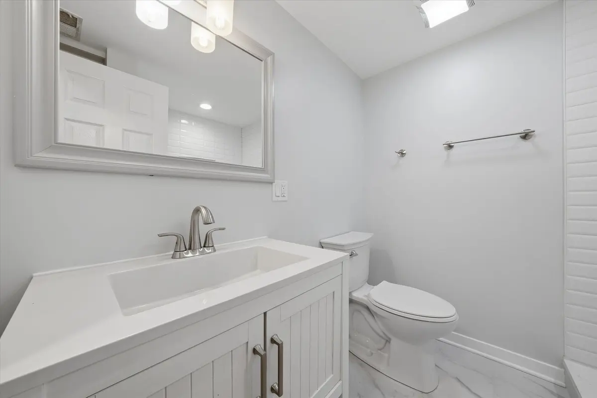 5518 W 25th Place