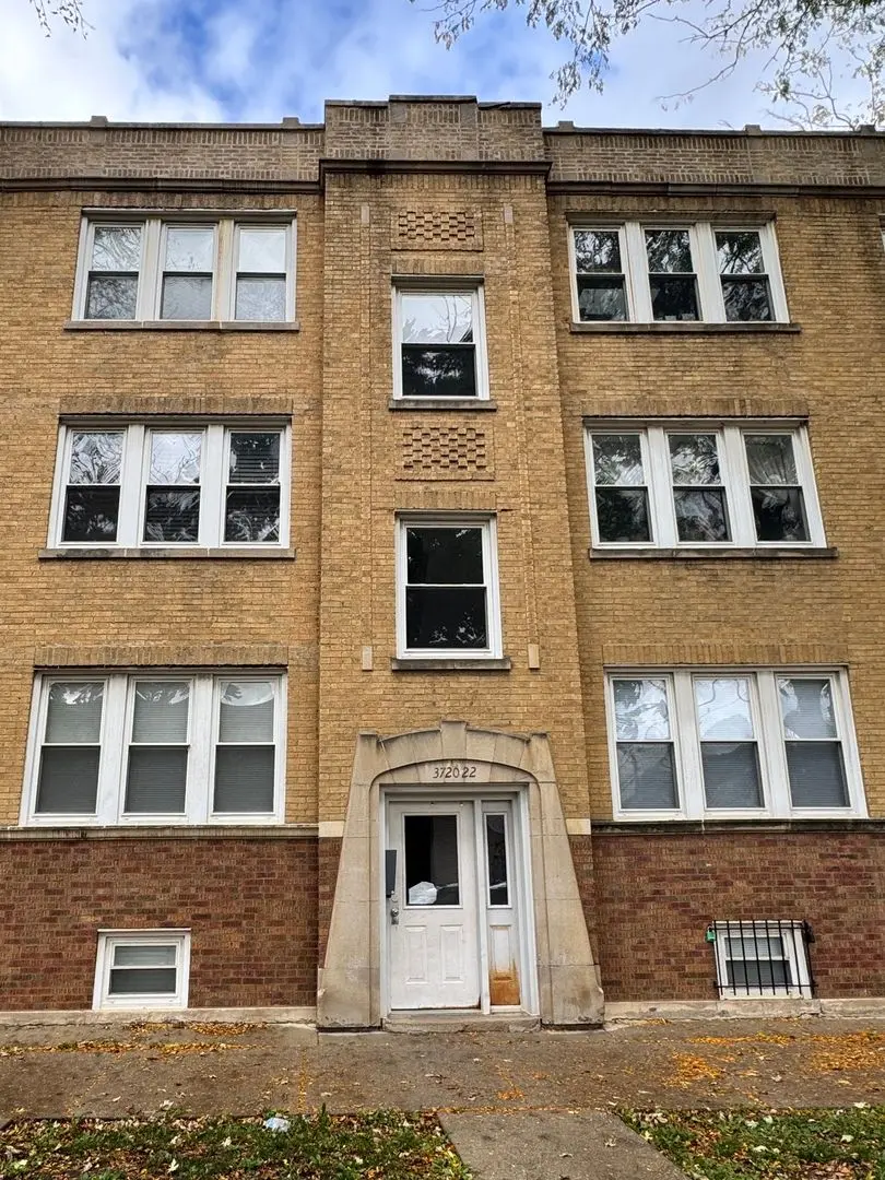 3722 W SCHOOL Street