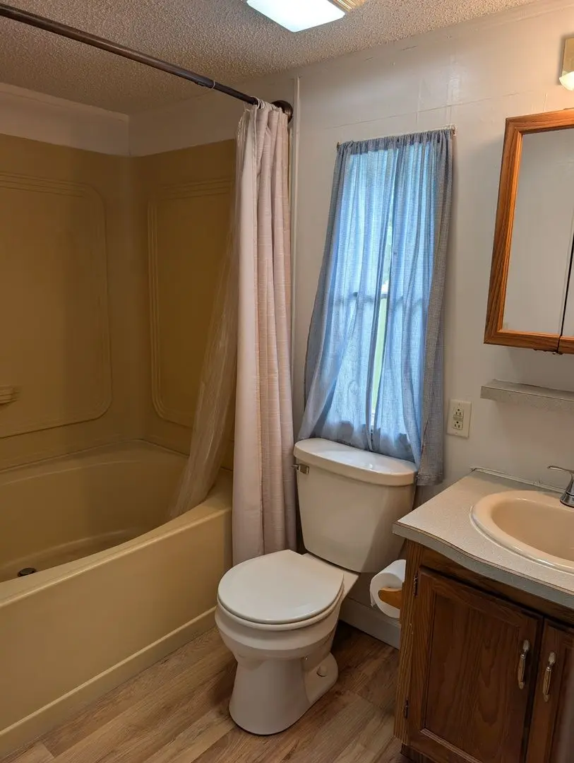4001 W Wood Court