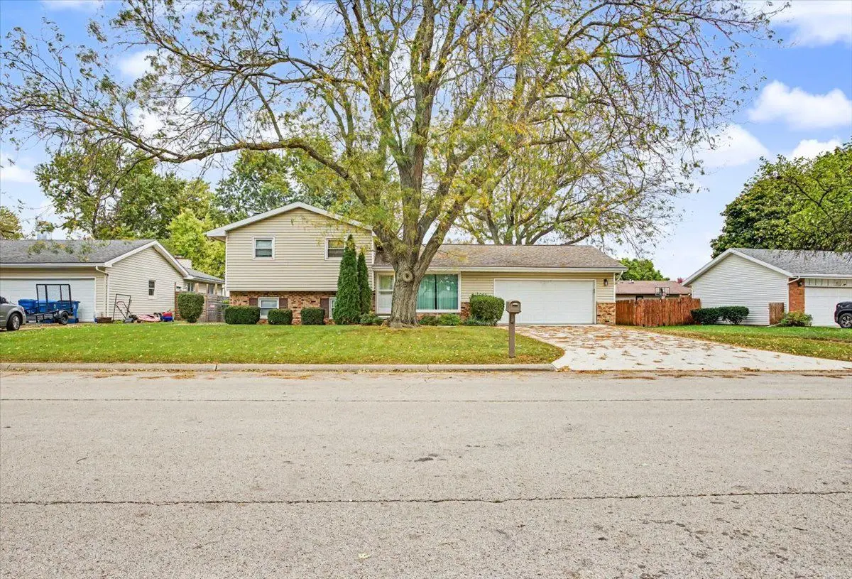 804 N Illini Avenue